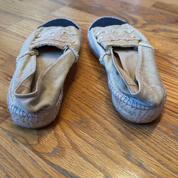 CHANEL Beige and Black two tone canvas espadrilles in size EU 38 - Picture 10 of 10